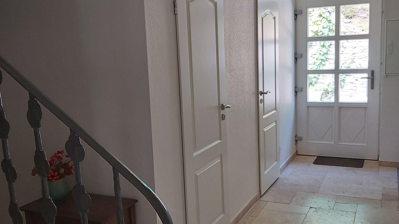 Wasserkraftwerk 3 Eingang und Flur Wasserkraftwerk 3 Eingang und Flur